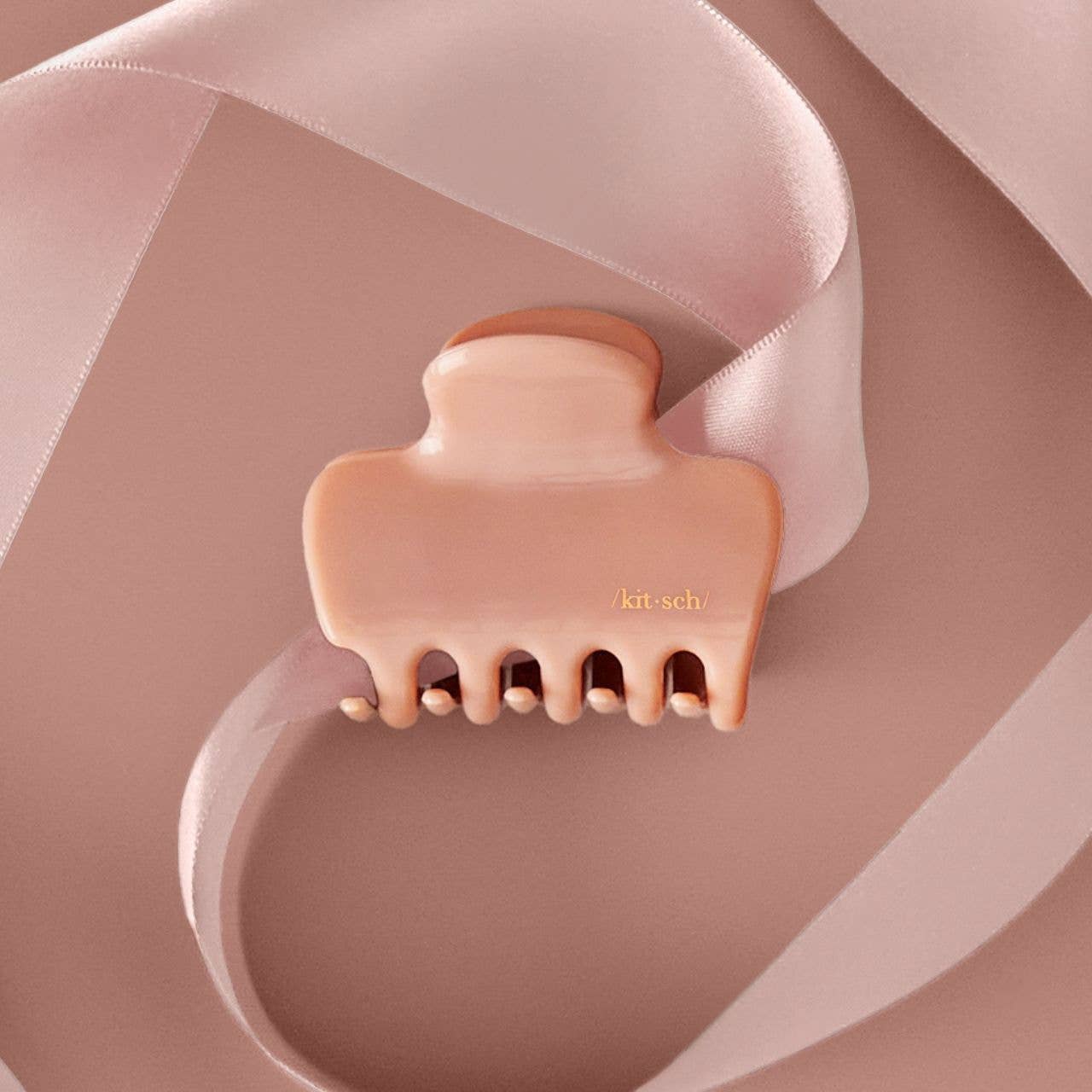 Holiday Plastic Claw Clip in Rosewood