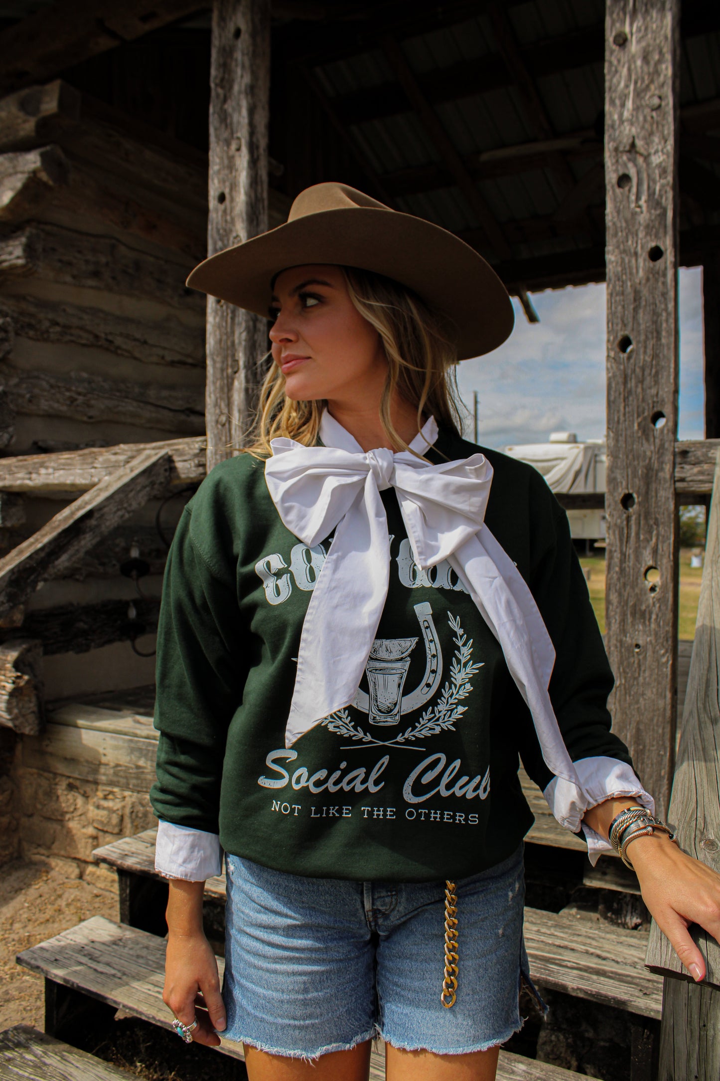 COWGIRL SOCIAL CLUB CREWNECK